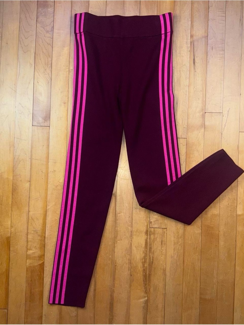 IVY PARK Burgundy Leggings with Pink Side Stripes